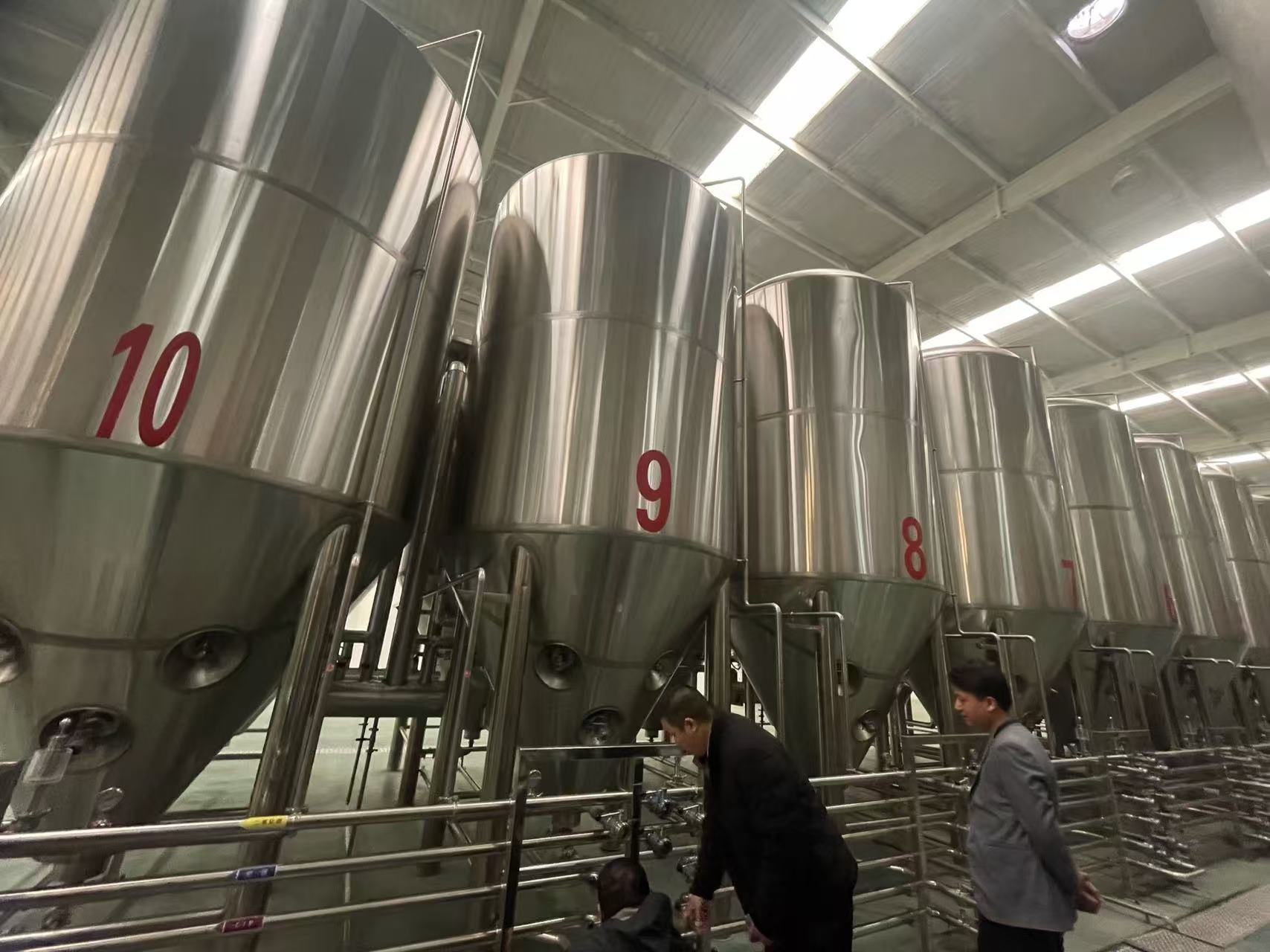 静安精酿啤酒设备厂—平面布置、设备设计、制造、调试、培训等一条龙服务