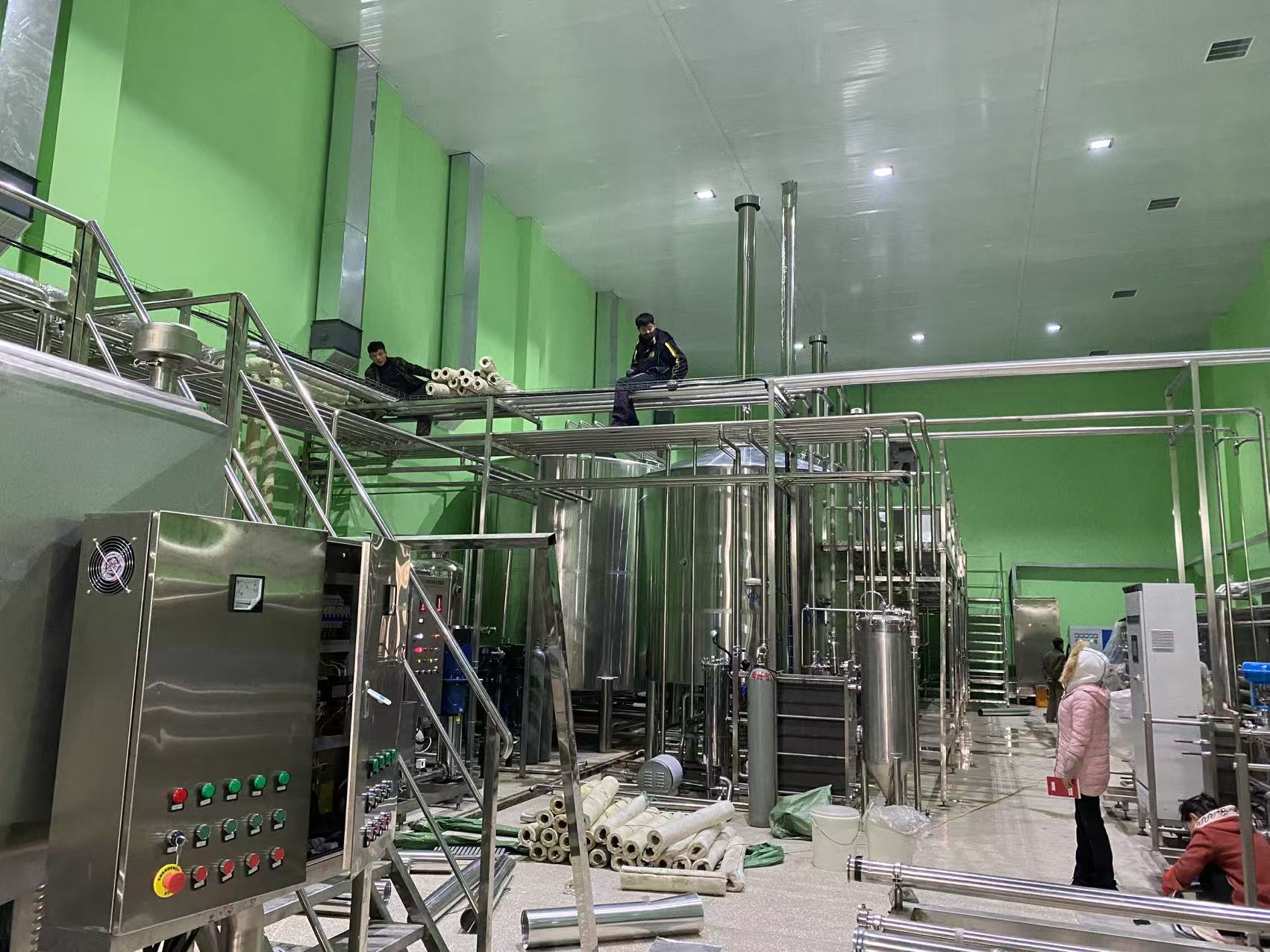 静安精酿啤酒设备厂—精酿啤酒设备制造：传承工艺与创新科技的交融